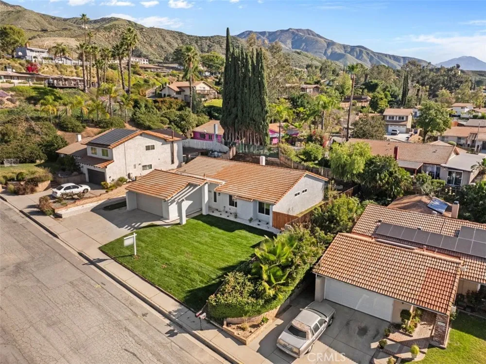 2905 Overland Court Highland, CA 92346
