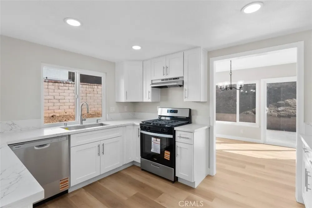 2905 Overland Court Highland, CA 92346