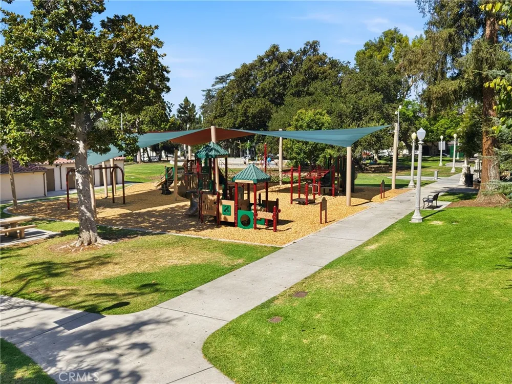 1394 Raymond Pasadena, CA 91103
