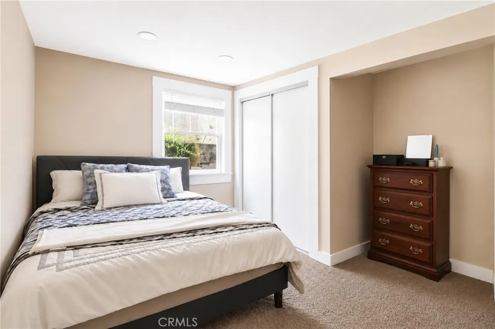 1394 Raymond Pasadena, CA 91103