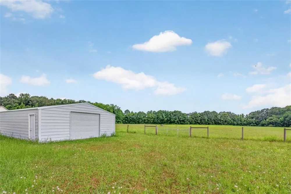 3670 Davis Academy Road Rutledge, GA 30663