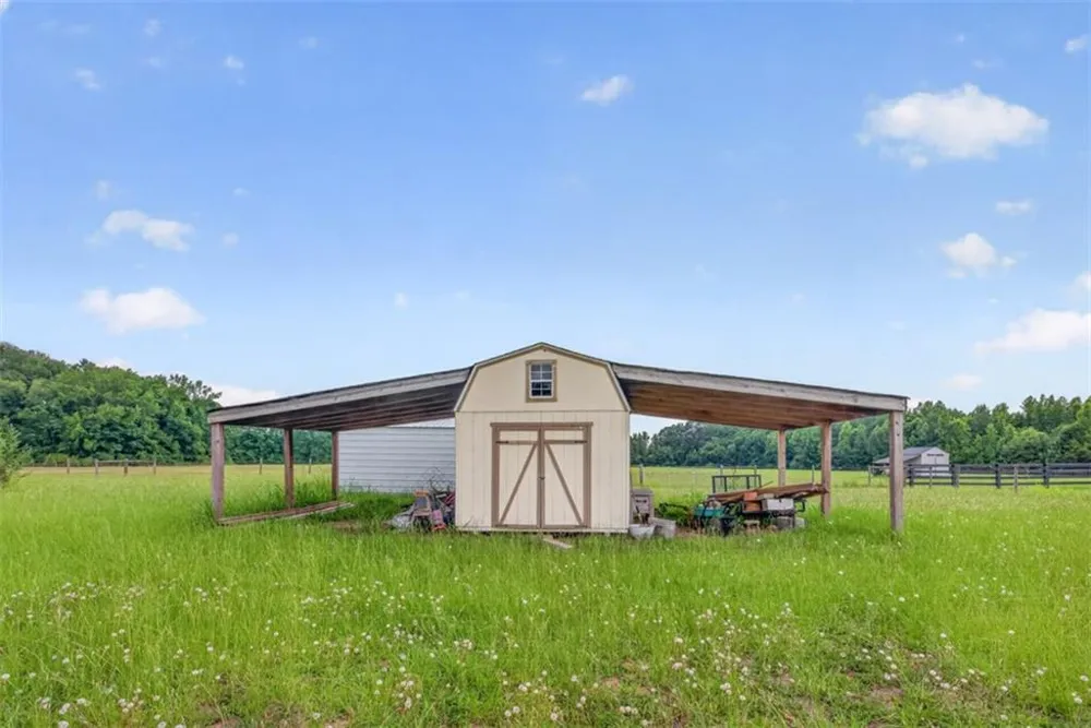 3670 Davis Academy Road Rutledge, GA 30663