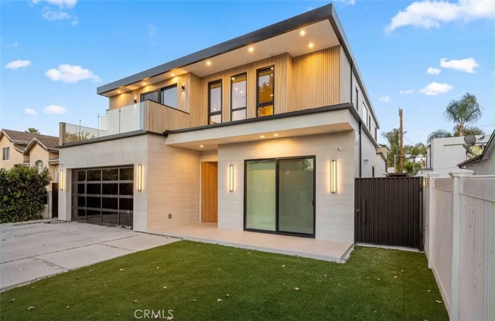 5028 Lindley Encino, CA 91316