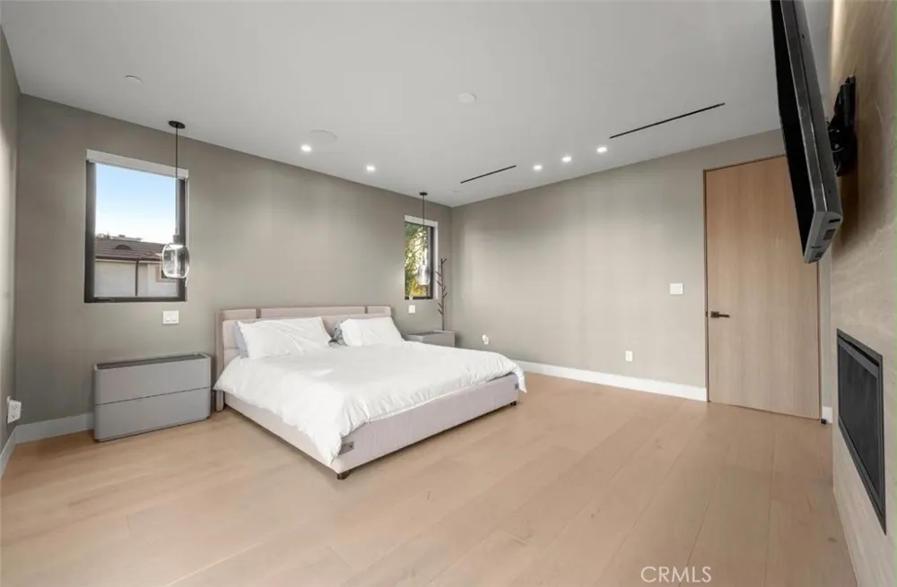 5028 Lindley Encino, CA 91316