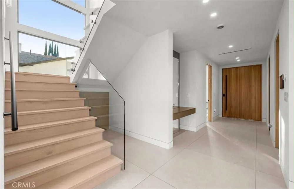 5028 Lindley Encino, CA 91316