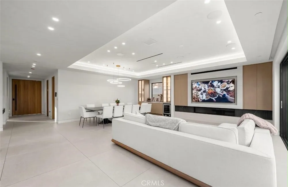 5028 Lindley Encino, CA 91316