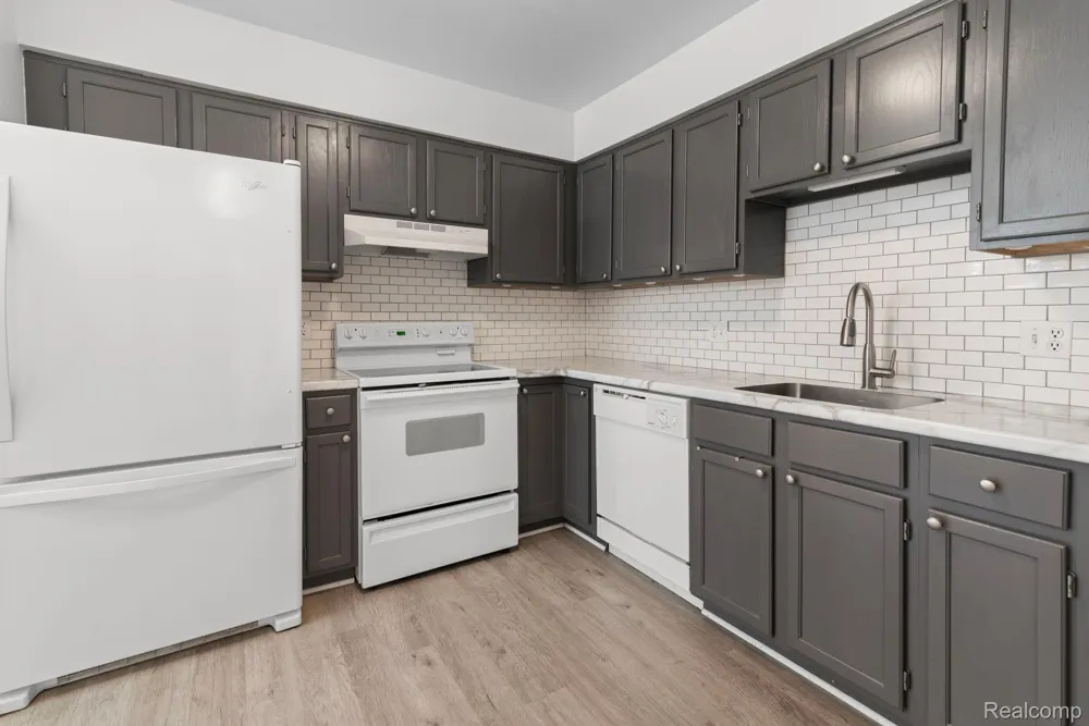 424 Baldwin Avenue #81 Rochester City, MI 48307