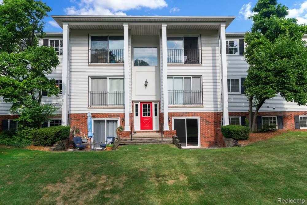 424 Baldwin Avenue #81 Rochester City, MI 48307
