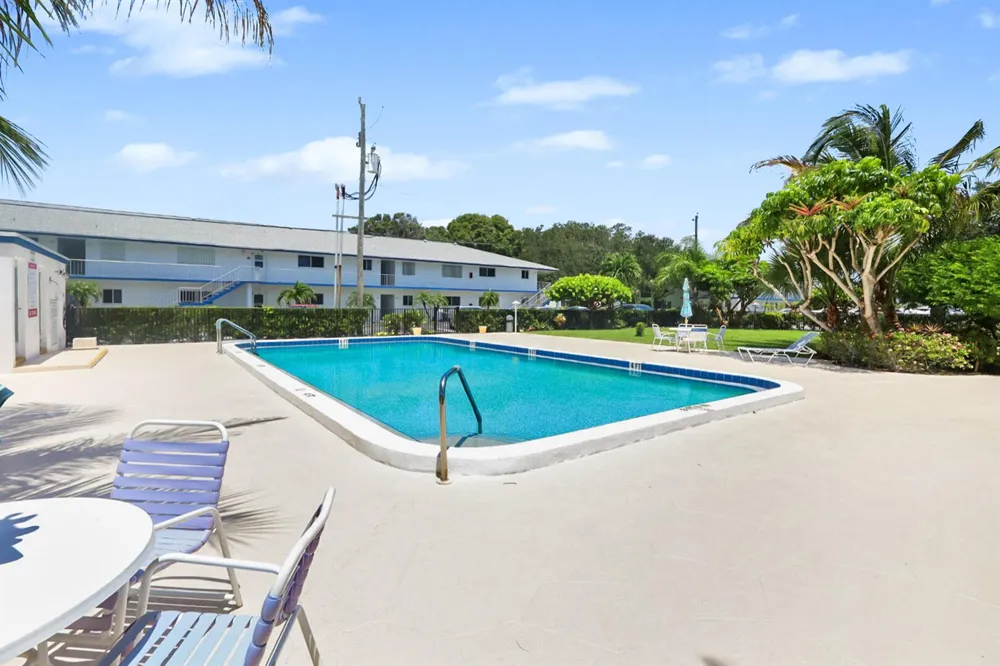 11 Garden Street #206T Tequesta, FL 33469