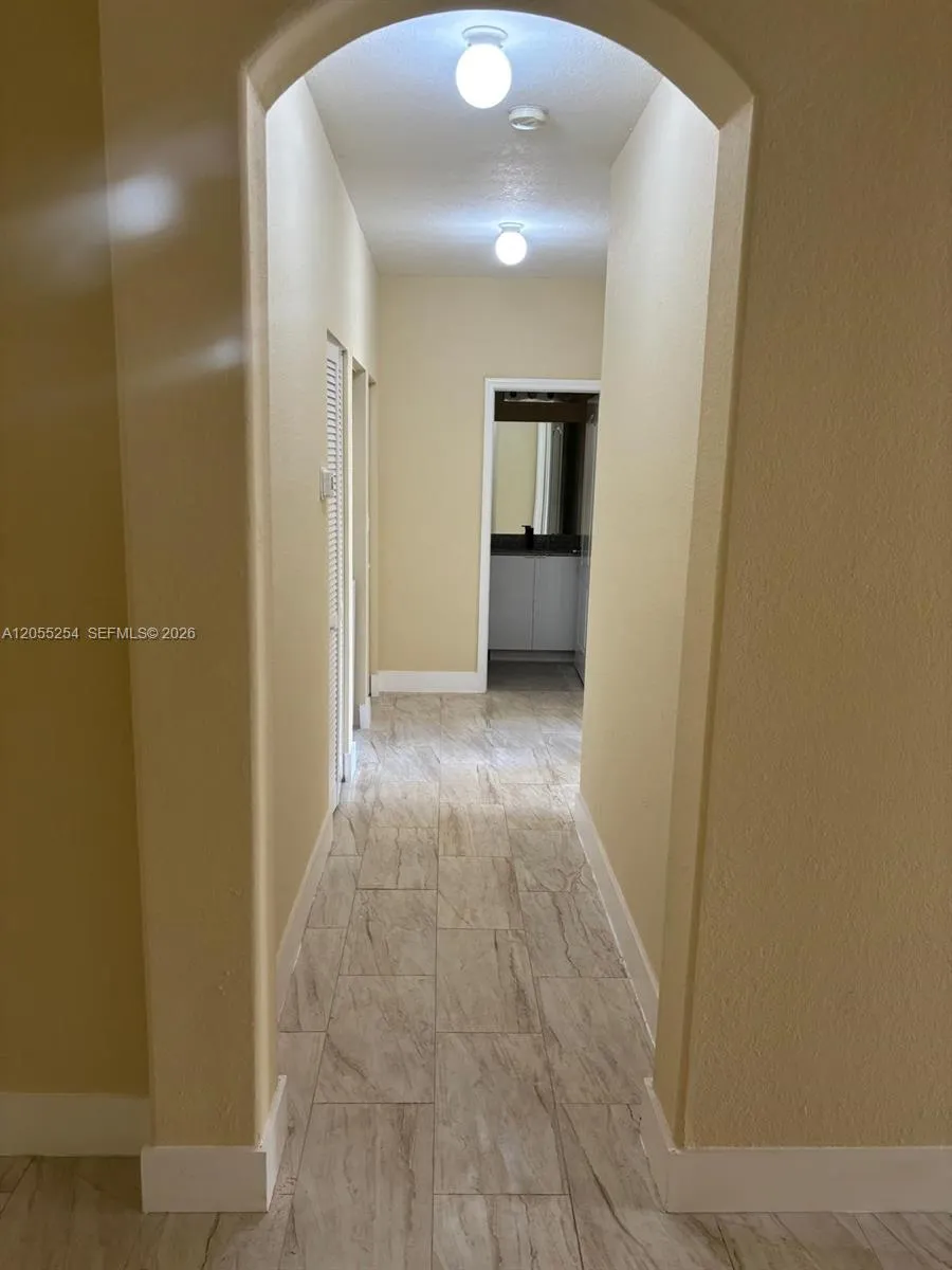 1568 SE 26th St #204 Homestead, FL 33035