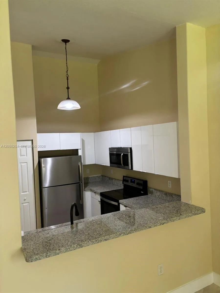 1568 SE 26th St #204 Homestead, FL 33035