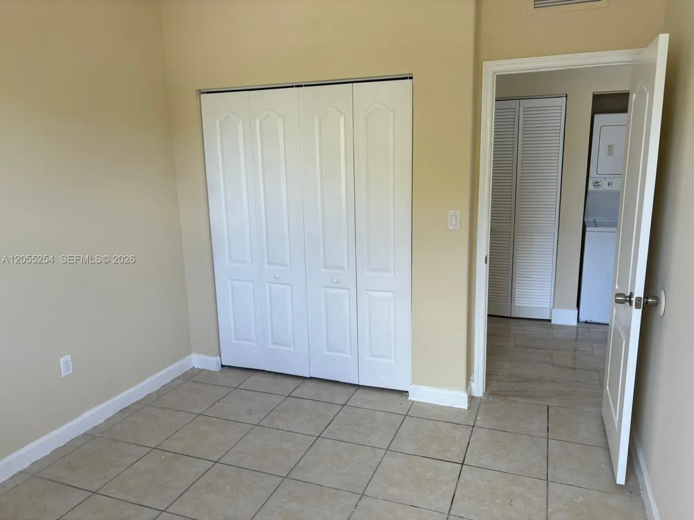 1568 SE 26th St #204 Homestead, FL 33035