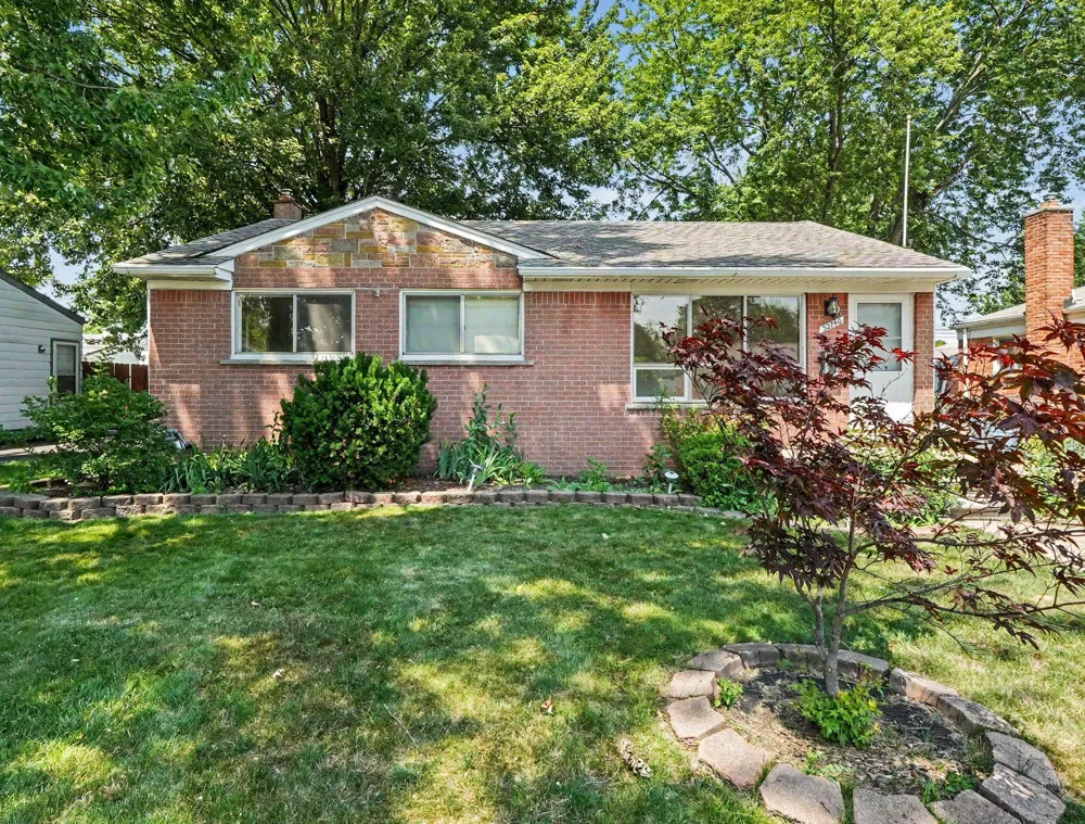 32740 Grandview Avenue Westland, MI 48186