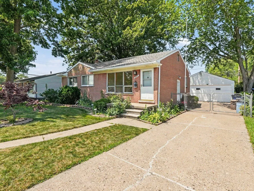 32740 Grandview Avenue Westland, MI 48186