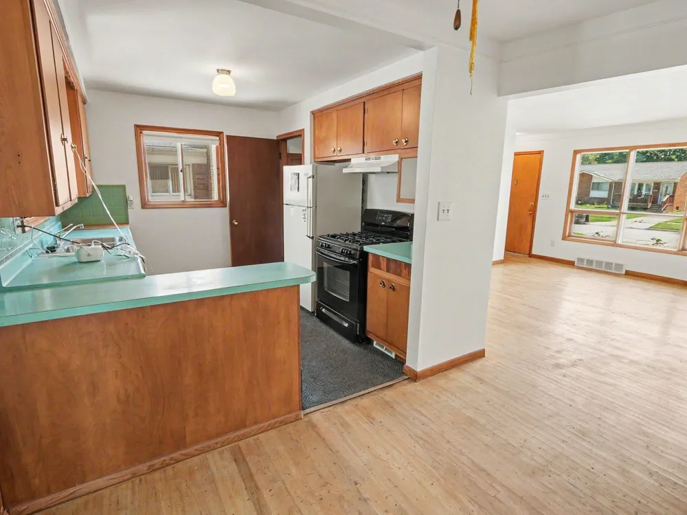 32740 Grandview Avenue Westland, MI 48186