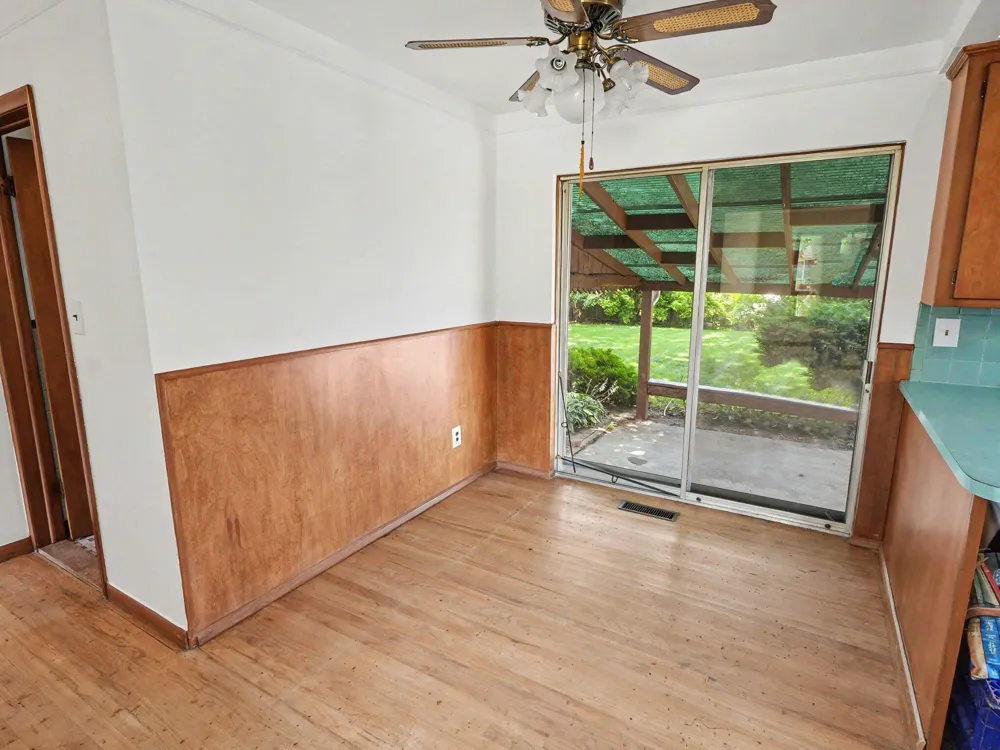 32740 Grandview Avenue Westland, MI 48186