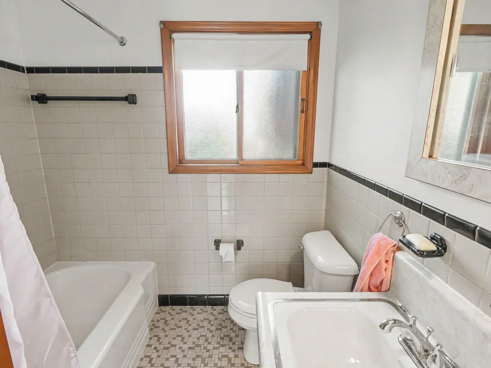 32740 Grandview Avenue Westland, MI 48186