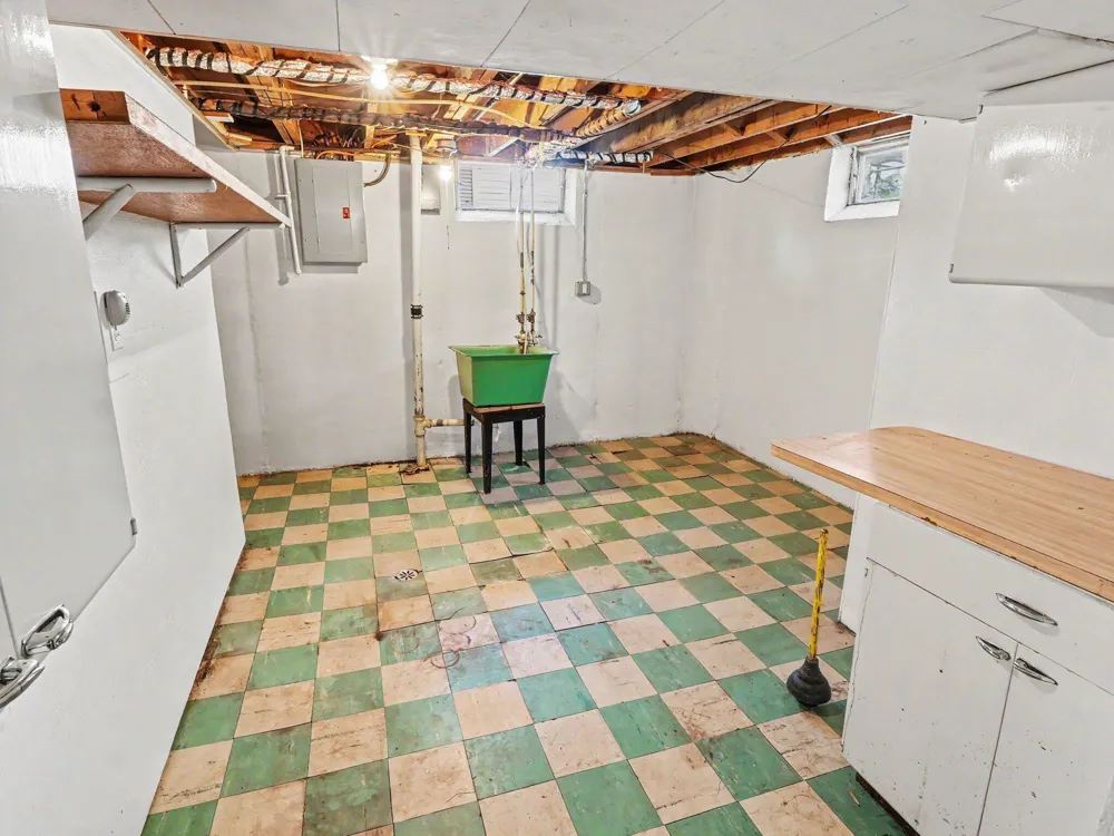 32740 Grandview Avenue Westland, MI 48186