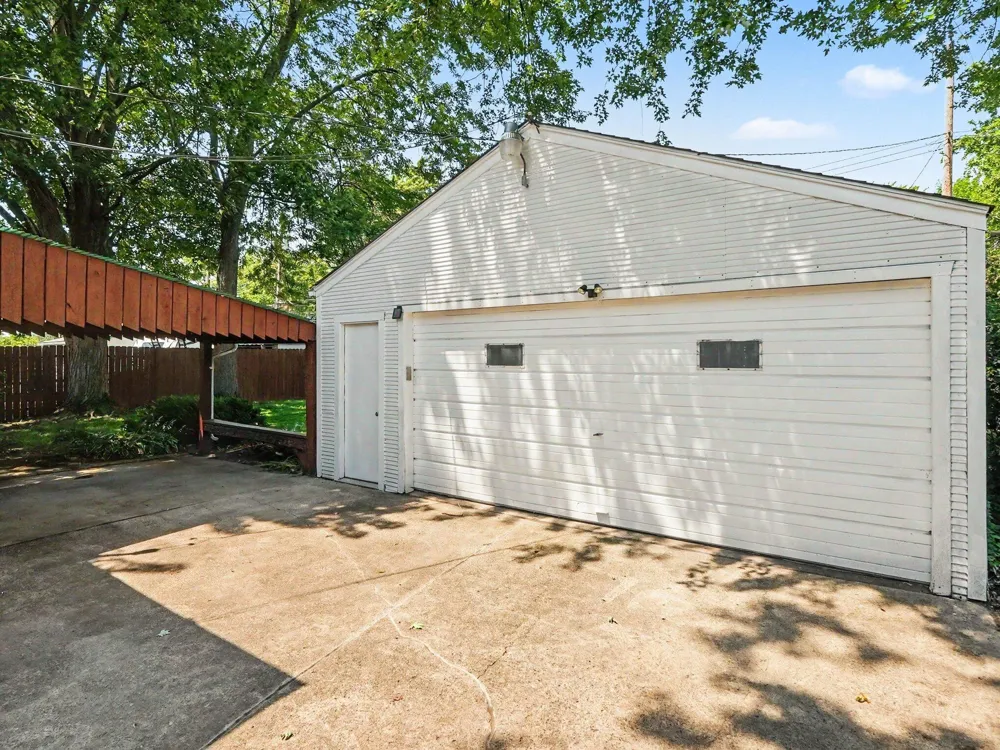32740 Grandview Avenue Westland, MI 48186