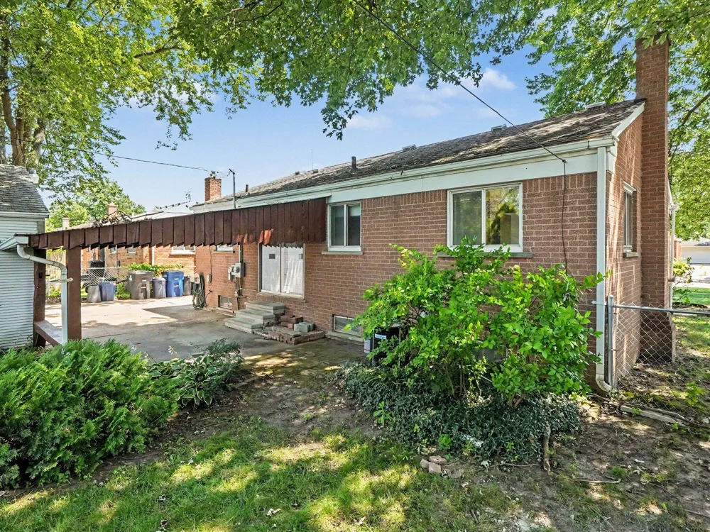 32740 Grandview Avenue Westland, MI 48186