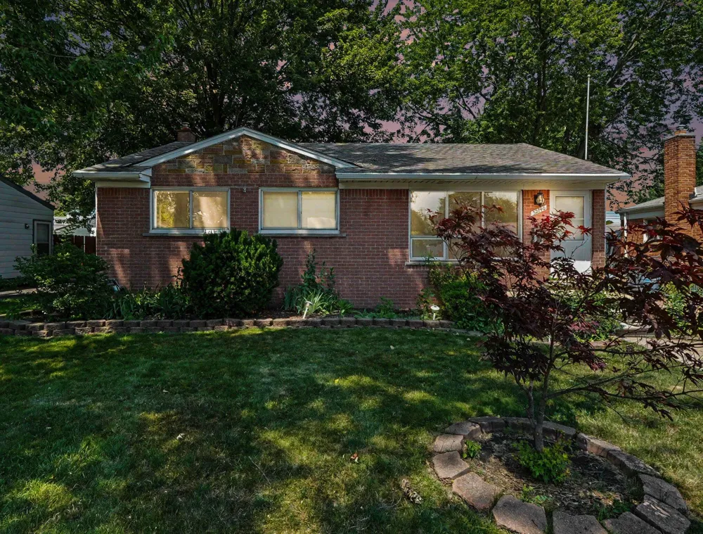 32740 Grandview Avenue Westland, MI 48186