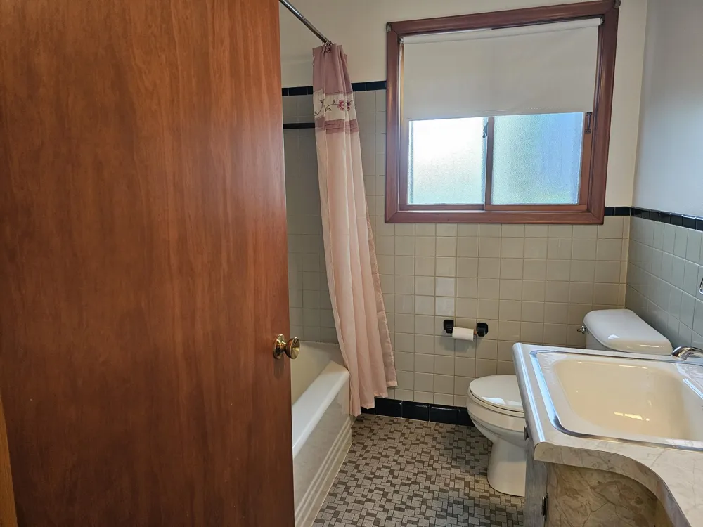 32740 Grandview Avenue Westland, MI 48186