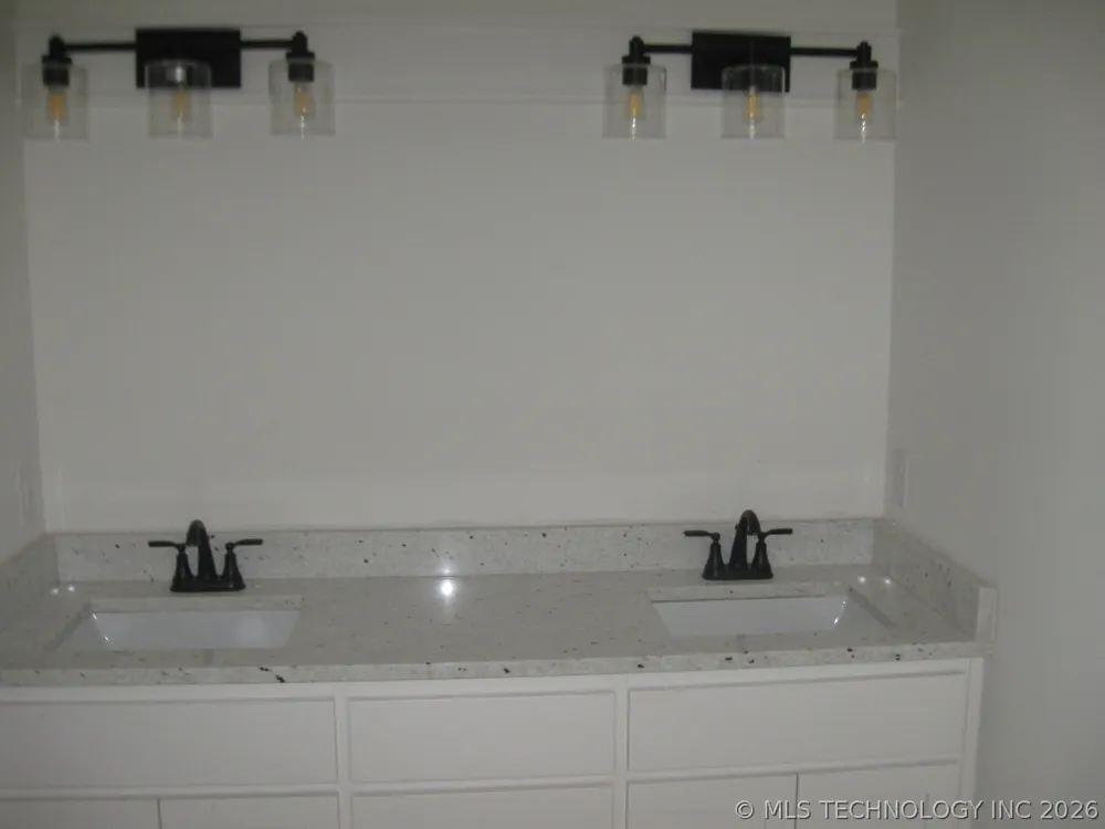 1445 S 4260 ROAD Pryor, OK 74361