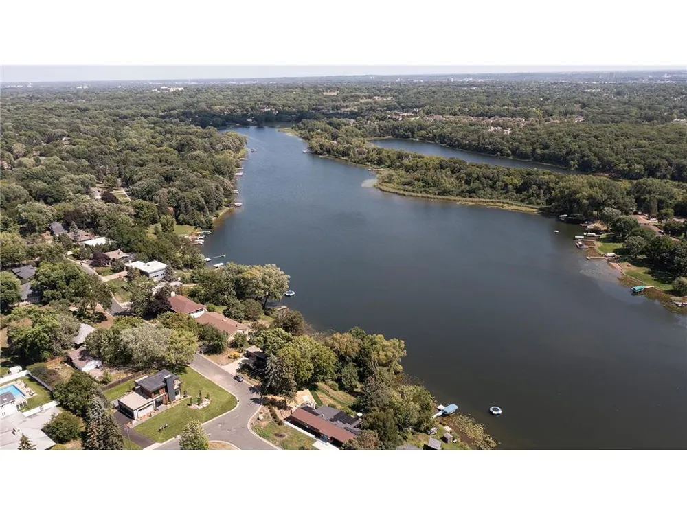 5104 Thotland Road Golden Valley, MN 55422