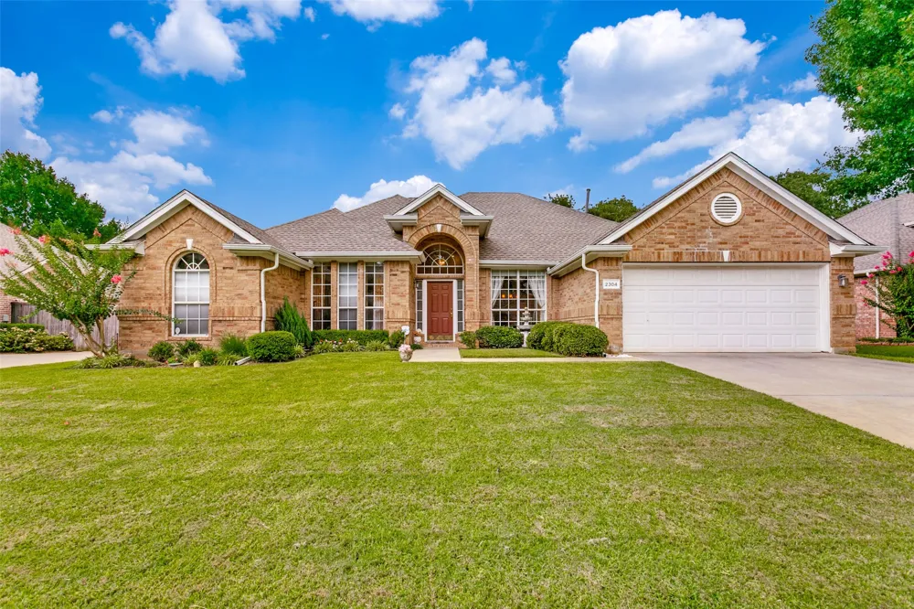 2304 Castlegate Drive Corinth, TX 76210