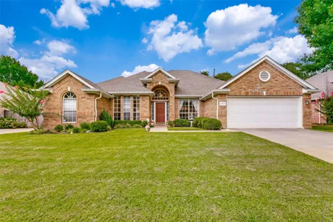 2304 Castlegate Drive