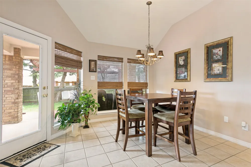 2304 Castlegate Drive Corinth, TX 76210