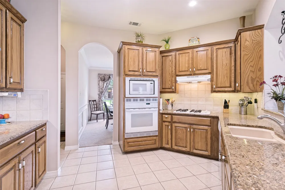 2304 Castlegate Drive Corinth, TX 76210