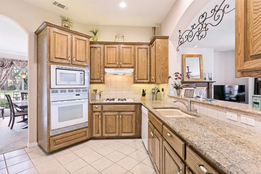 2304 Castlegate Drive Corinth, TX 76210
