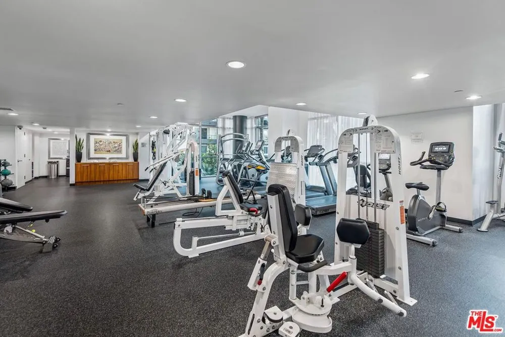13650 Marina Pointe Drive #704 Marina del Rey, CA 90292