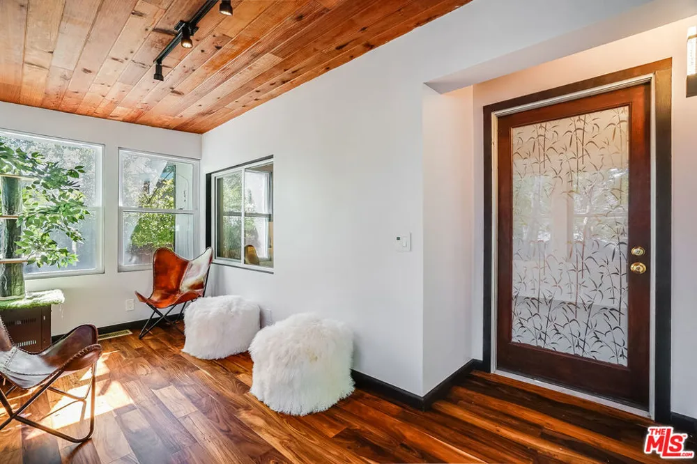 1165 Cherokee Topanga, CA 90290