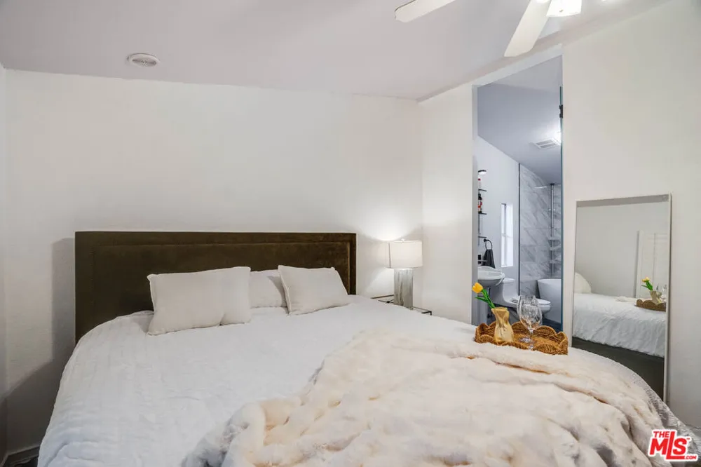 1165 Cherokee Topanga, CA 90290