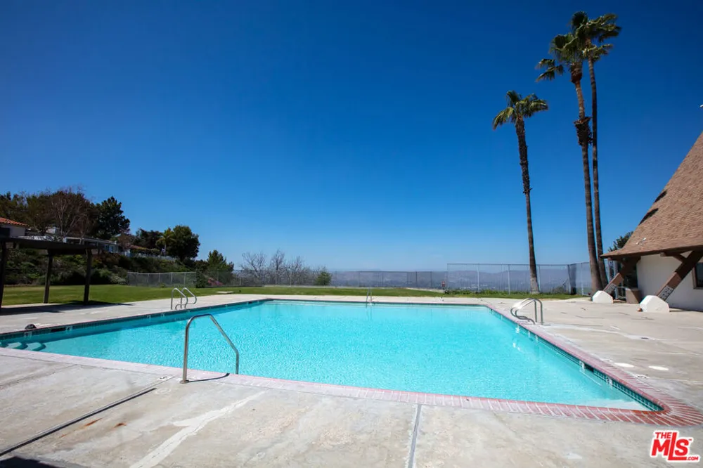 1165 Cherokee Topanga, CA 90290