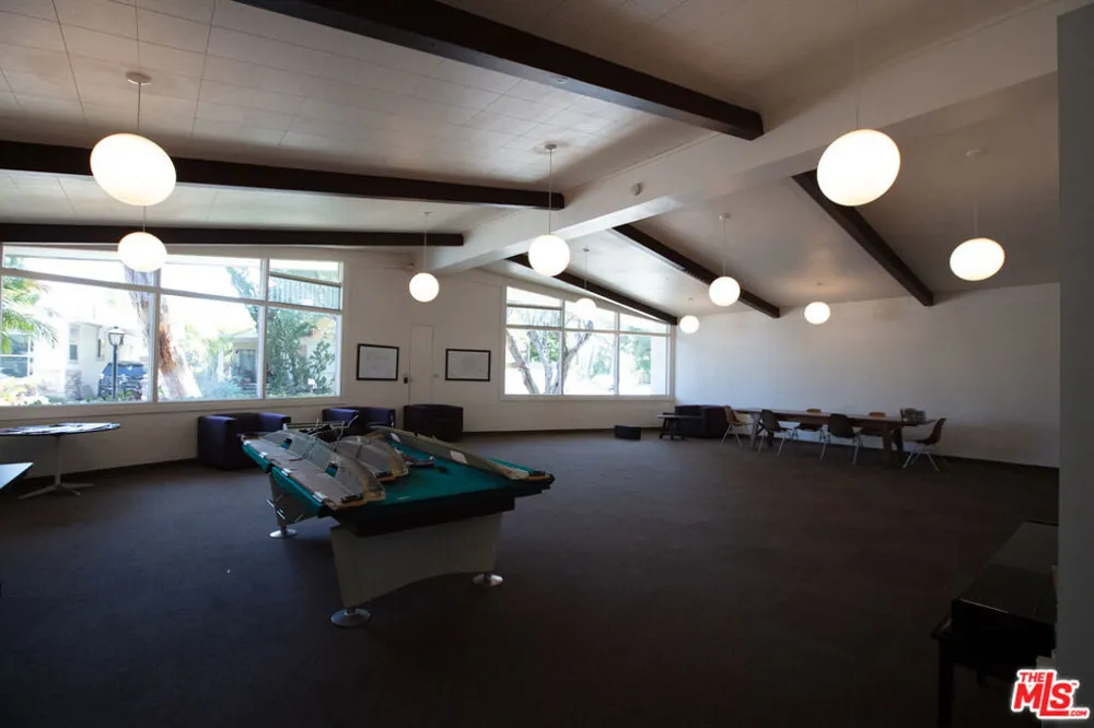 1165 Cherokee Topanga, CA 90290