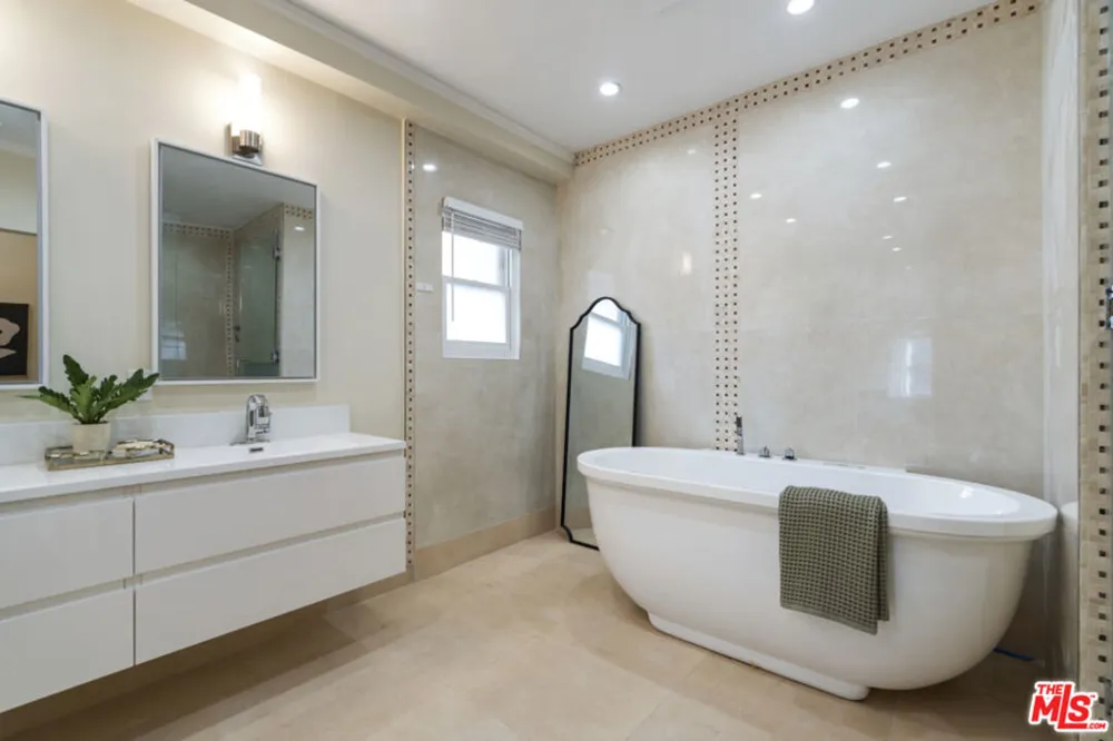 1810 Westmoreland Boulevard Los Angeles, CA 90006