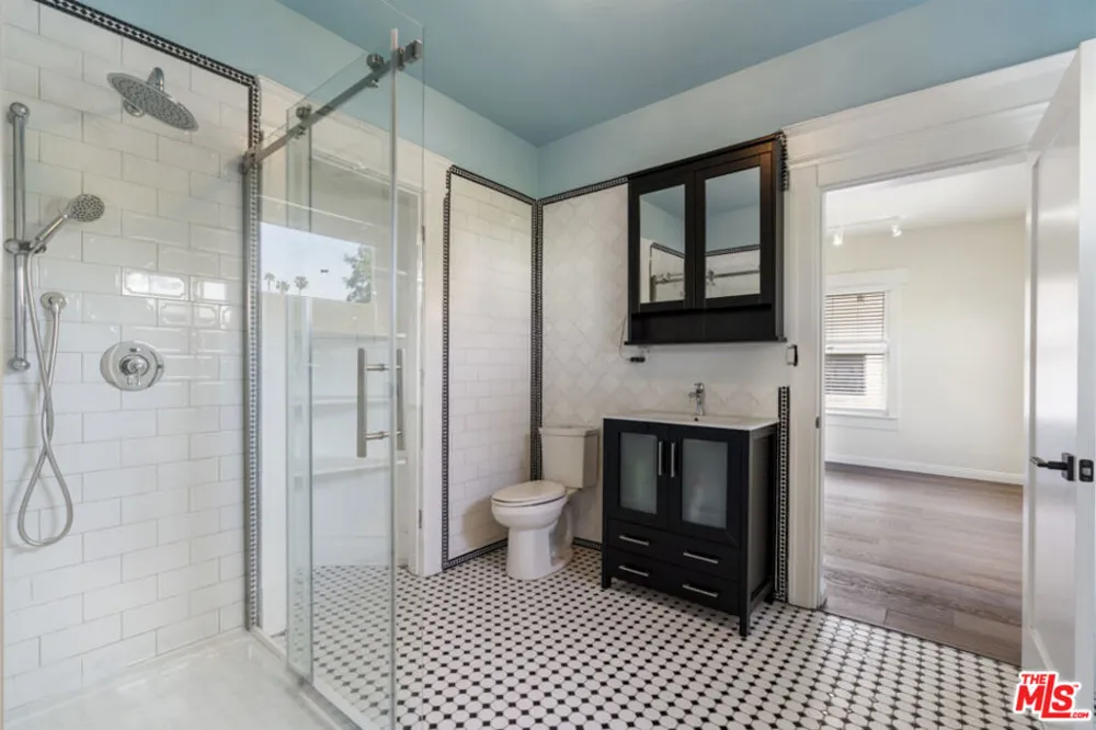 1810 Westmoreland Boulevard Los Angeles, CA 90006