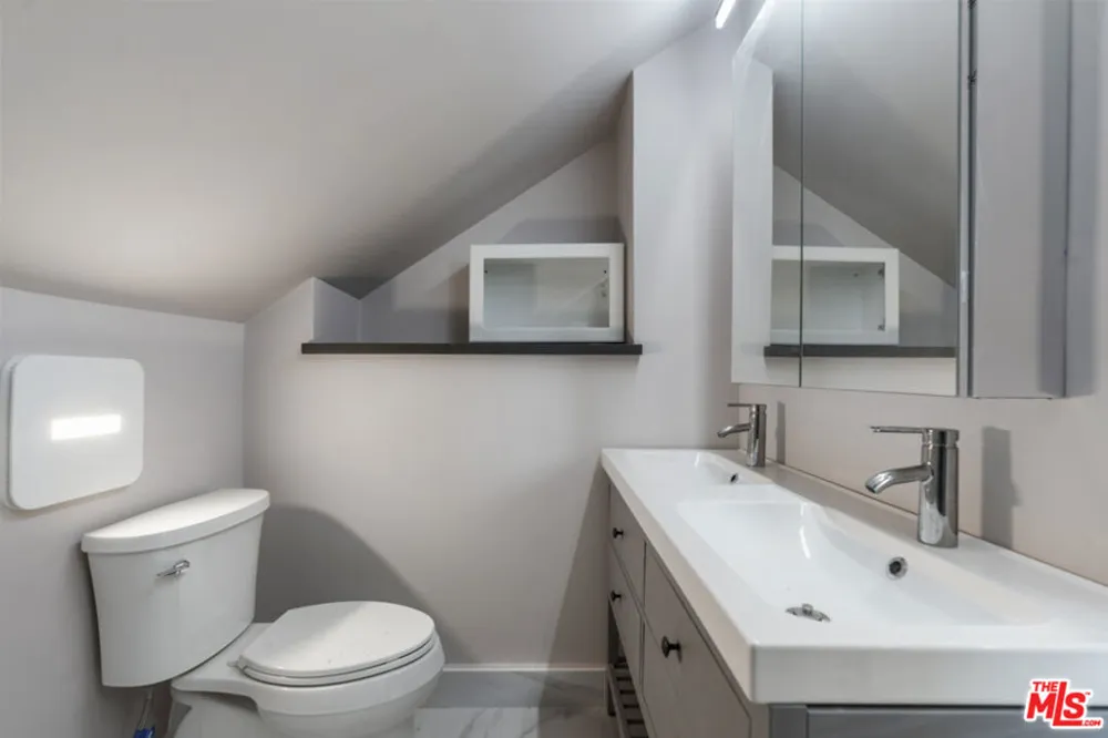 1810 Westmoreland Boulevard Los Angeles, CA 90006