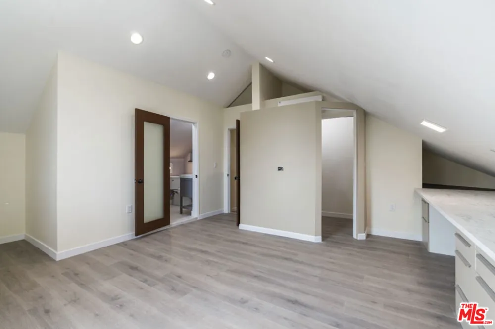 1810 Westmoreland Boulevard Los Angeles, CA 90006