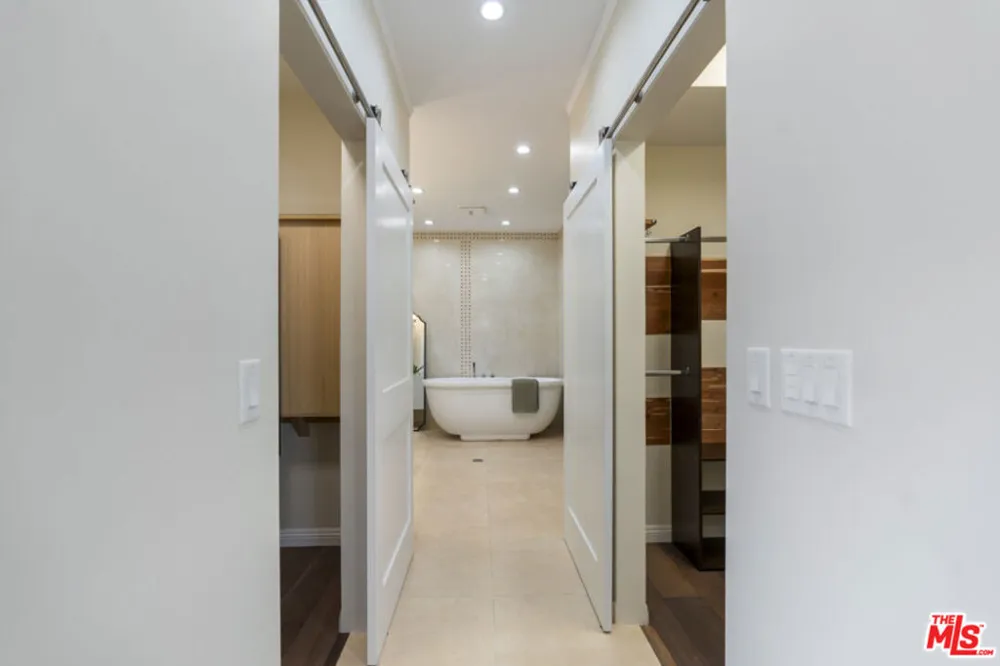 1810 Westmoreland Boulevard Los Angeles, CA 90006