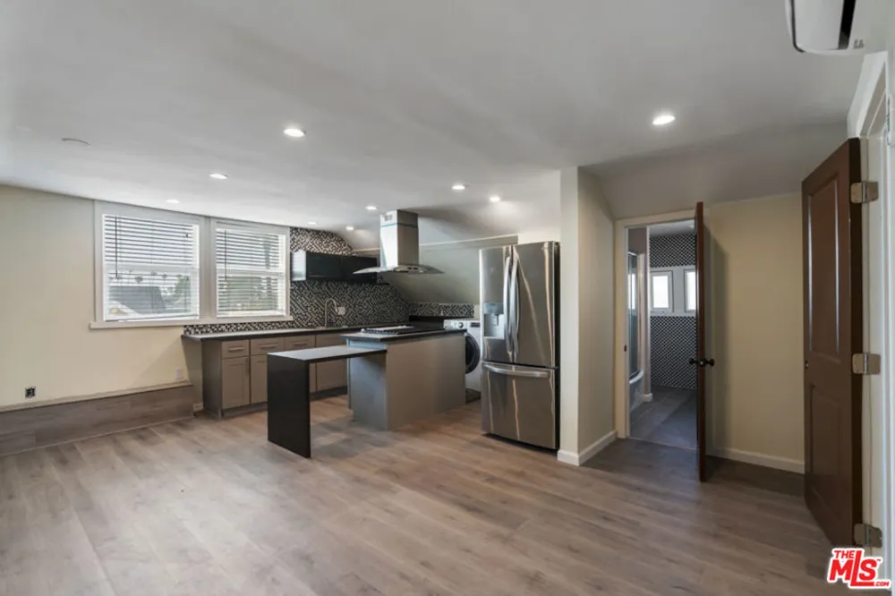 1810 Westmoreland Boulevard Los Angeles, CA 90006