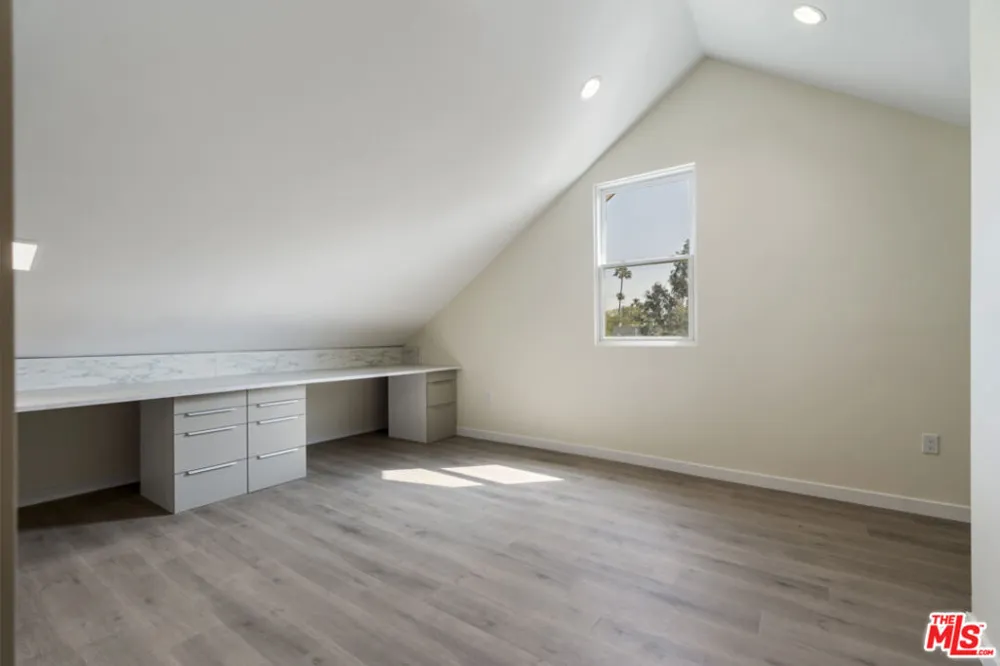 1810 Westmoreland Boulevard Los Angeles, CA 90006