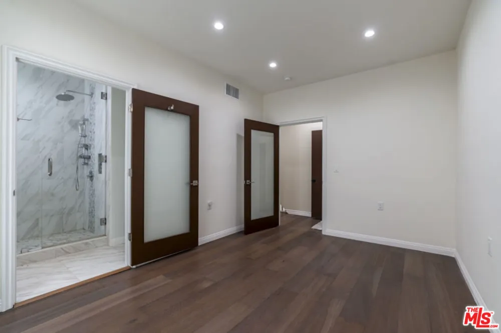 1810 Westmoreland Boulevard Los Angeles, CA 90006