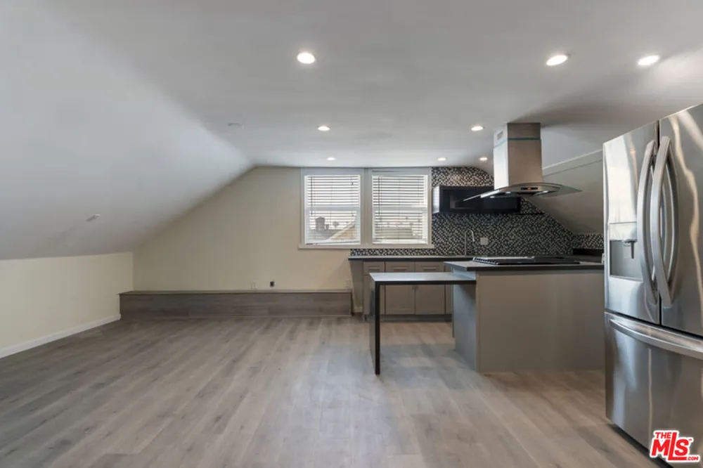 1810 Westmoreland Boulevard Los Angeles, CA 90006