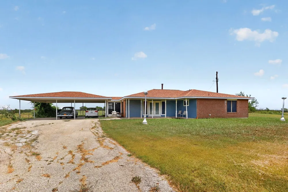 8487 County Road 308 Terrell, TX 75161