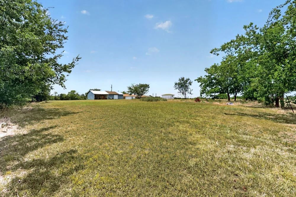 8487 County Road 308 Terrell, TX 75161
