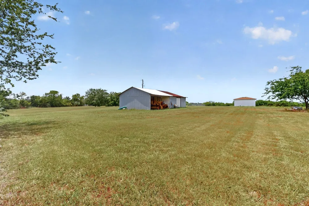8487 County Road 308 Terrell, TX 75161